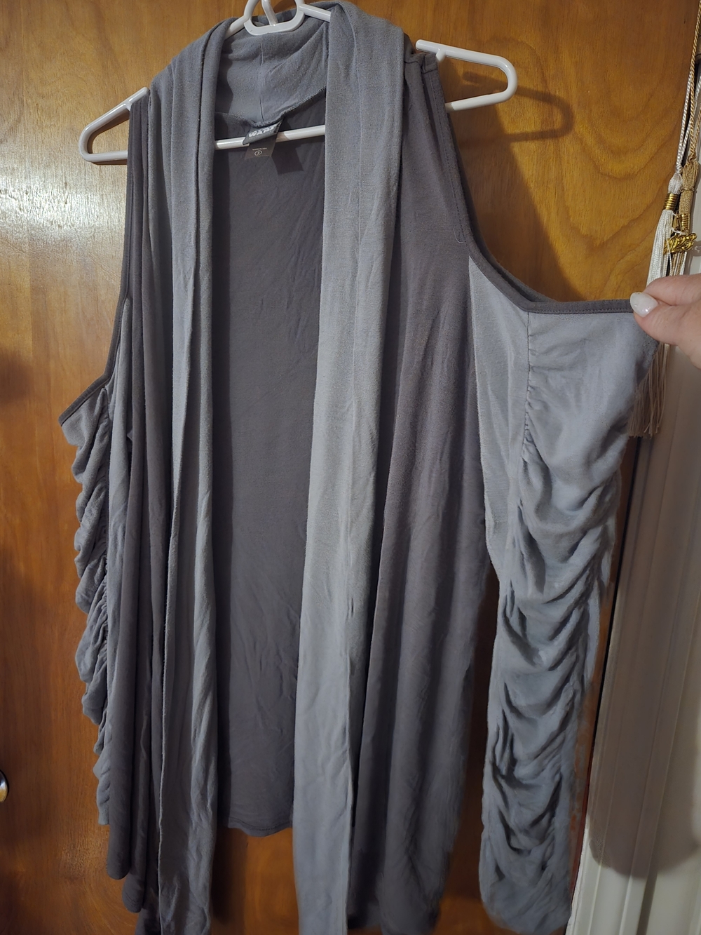 Lightweight Gray Sleeveless Drape Cardigan - Picture 3 of 3